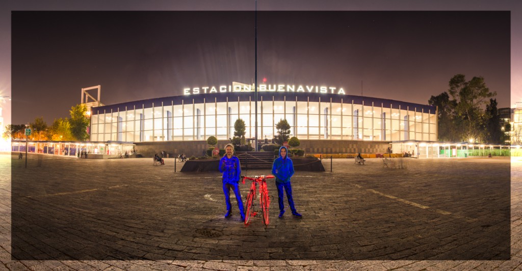 Viajeros en casa Estación Buenavista. Año 2016. El futuro es hoy. Pintura con luz